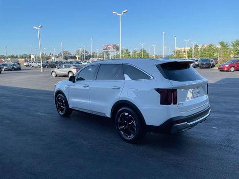 Used 2026 Kia Sorento S FWD image 3