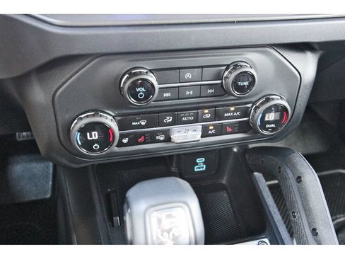 Used 2025 Ford Bronco Badlands w/ Sasquatch Package AWD/4WD image 16
