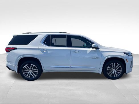 Used 2023 Chevrolet Traverse High Country AWD/4WD image 6