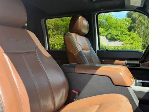 Used 2016 Ford F250 Platinum w/ FX4 Off-Road Package AWD/4WD image 28