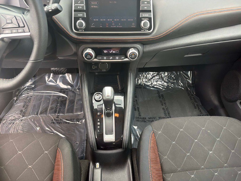 Used 2020 Nissan Kicks SR FWD image 26