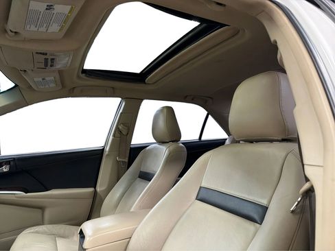 Used 2013 Toyota Camry XLE w/ Convenience Pkg image 19