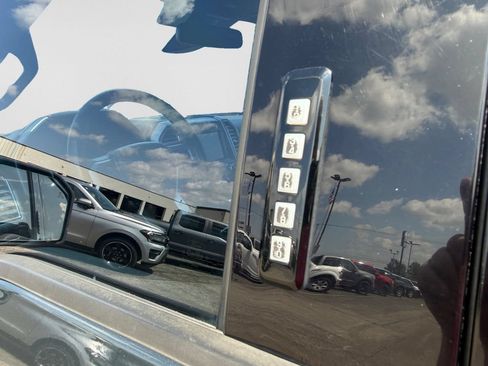 Used 2015 Ford F150 King Ranch w/ Equipment Group 601A Luxury AWD/4WD image 11
