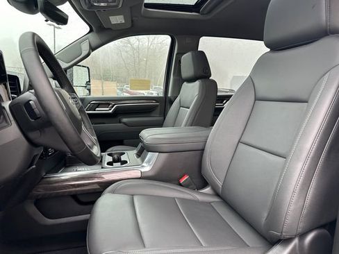 Used 2025 Chevrolet Silverado 2500 LTZ w/ LTZ Plus Package AWD/4WD image 42