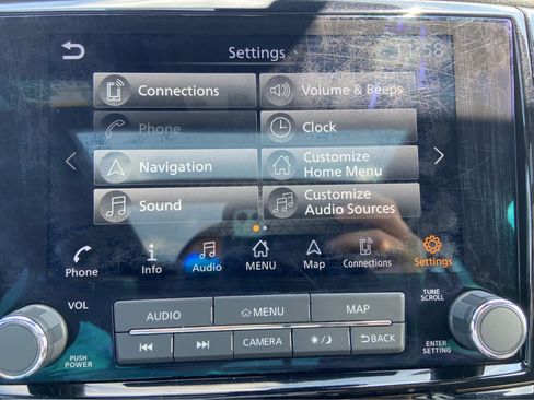 Used 2024 Nissan Titan Platinum Reserve w/ Moonroof Package AWD/4WD image 41