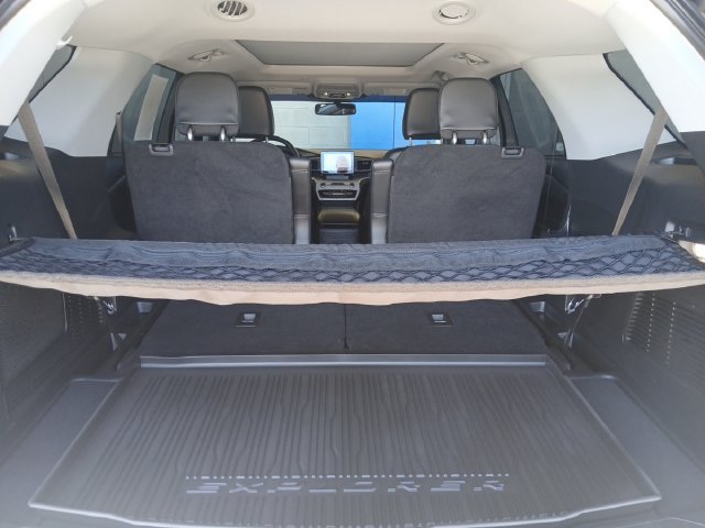 Used 2024 Ford Explorer XLT w/ Equipment Group 202A RWD image 5