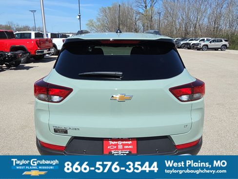 New 2026 Chevrolet TrailBlazer LT w/ Convenience Package FWD image 7