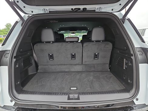 Used 2026 Chevrolet Traverse RS AWD/4WD image 29