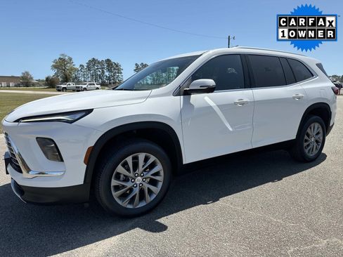 Used 2025 Buick Enclave Preferred image 8