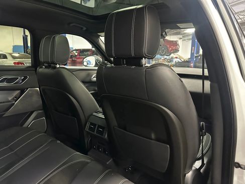 Used 2019 Land Rover Range Rover Velar R-Dynamic SE image 19