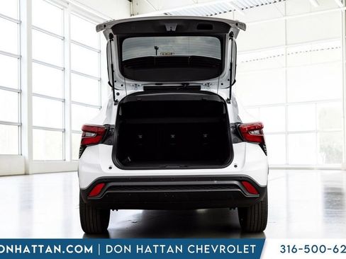 New 2026 Chevrolet Trax LT w/ Driver Confidence Package FWD image 22