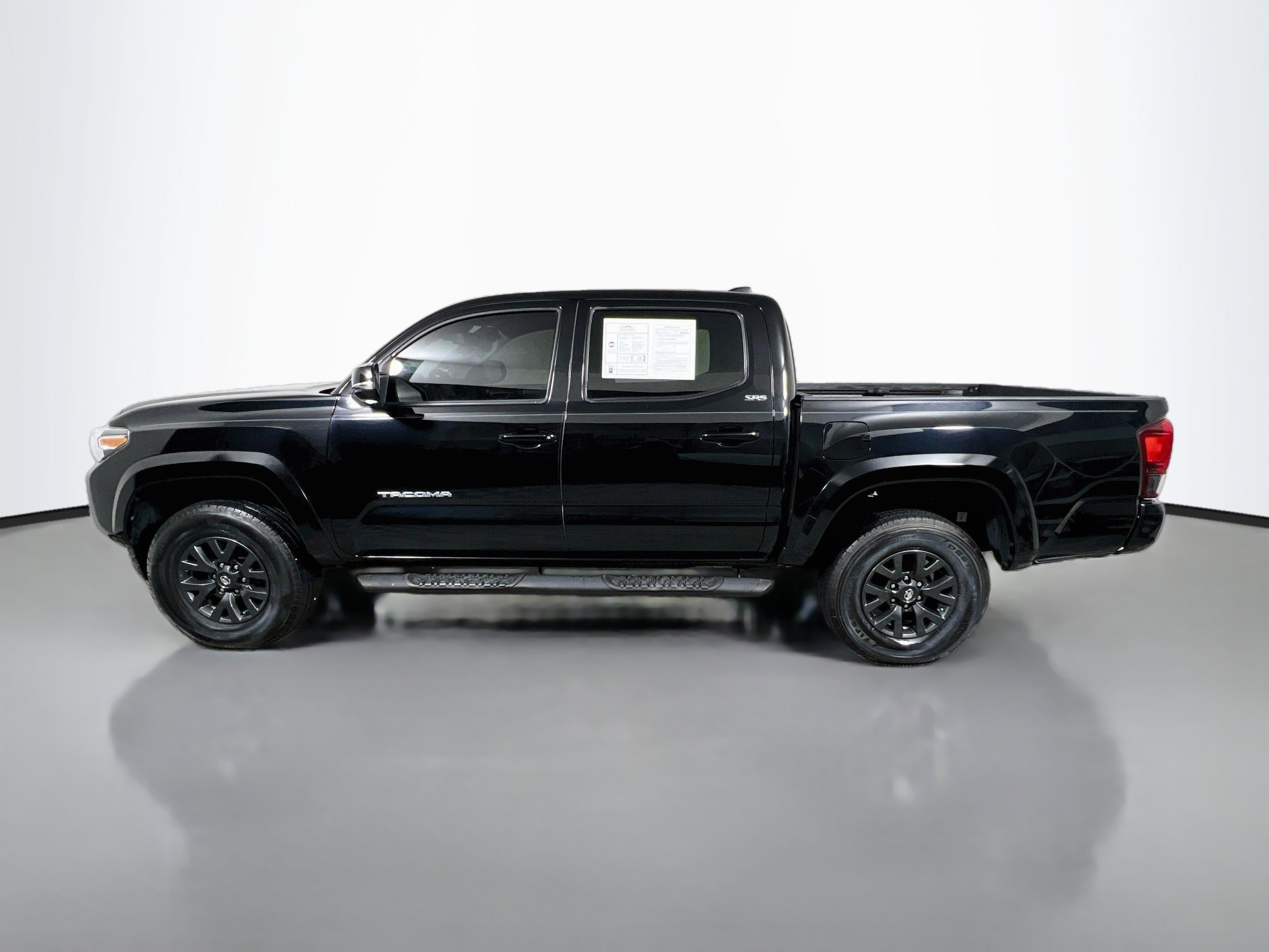 Used 2023 Toyota Tacoma SR5 w/ Technology Package RWD image 9