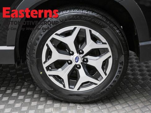 Used 2023 Subaru Forester Premium image 8