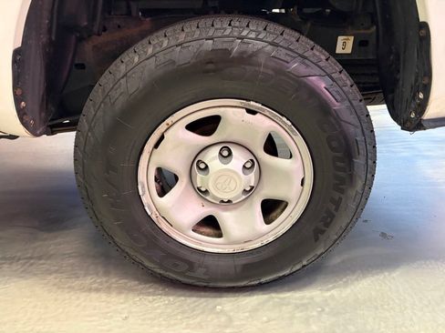Used 2017 Toyota Tacoma SR w/ Tow Package AWD/4WD image 20