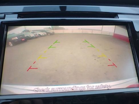 Used 2018 Nissan Rogue S image 22