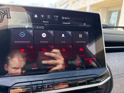 Used 2024 Jeep Compass Latitude image 17