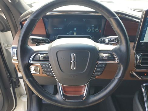Used 2023 Lincoln Navigator L Reserve AWD/4WD image 14