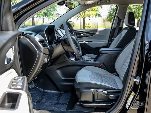 Used 2022 Chevrolet Equinox LS image 6