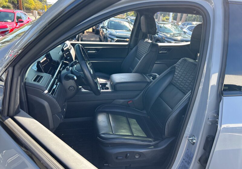 Used 2024 GMC Sierra EV Denali AWD/4WD image 5