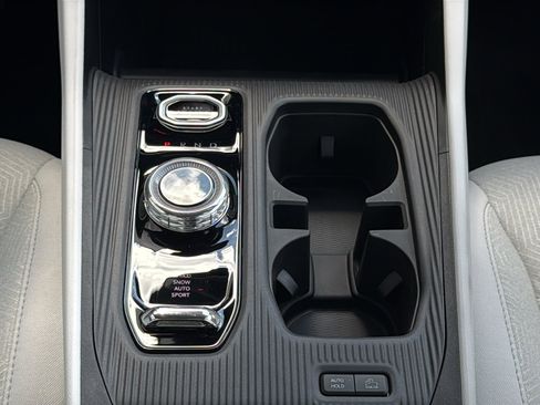 New 2026 Jeep Cherokee Laredo AWD/4WD image 17