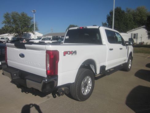 New 2026 Ford F250 XLT w/ FX4 Off-Road Package AWD/4WD image 6
