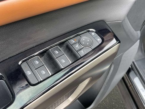Used 2025 Nissan Pathfinder Platinum AWD/4WD image 22