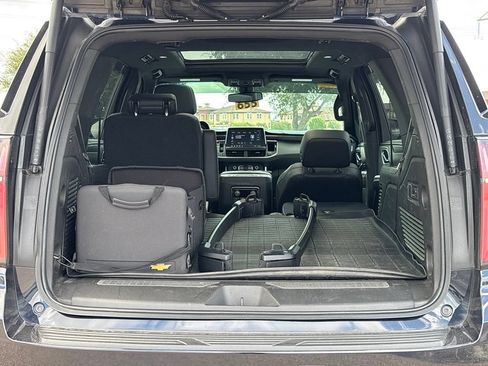 Used 2021 Chevrolet Tahoe Z71 w/ Luxury Package AWD/4WD image 6