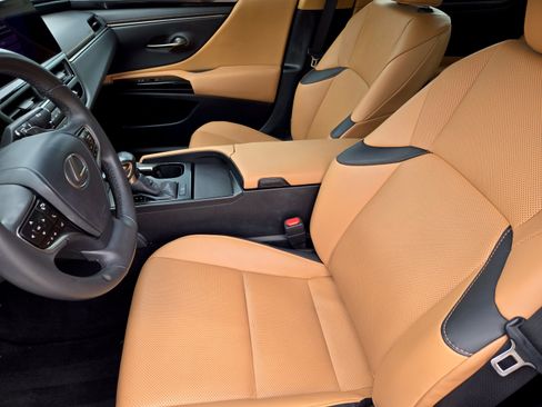 Used 2023 Lexus ES 350 w/ Accessory Package (Z2) FWD image 9