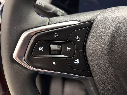 Used 2025 Chevrolet Trax LT w/ Driver Confidence Package image 24