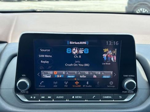 Used 2023 Nissan Rogue S image 19