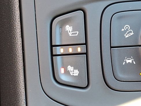 Used 2022 GMC Terrain SLE w/ Driver Convenience Package image 23