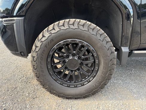 Used 2024 GMC Sierra 3500 Denali Ultimate AWD/4WD image 12