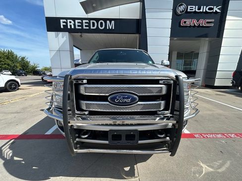 Used 2016 Ford F250 Platinum w/ FX4 Off-Road Package AWD/4WD image 5