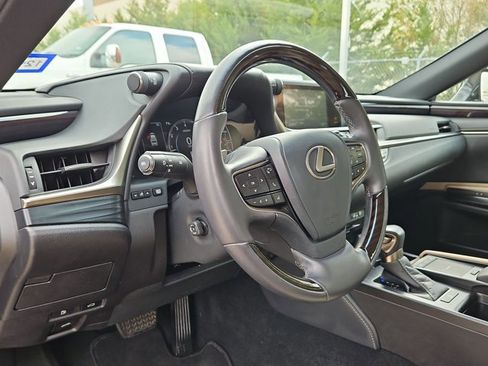 Used 2020 Lexus ES 350 w/ Premium Package image 10