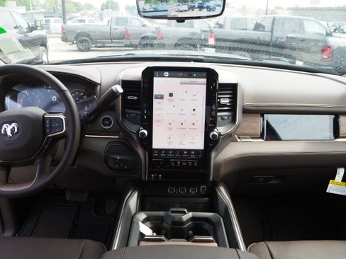 New 2025 RAM 2500 Limited image 16