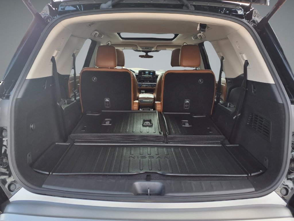 Used 2024 Nissan Pathfinder Platinum FWD image 14