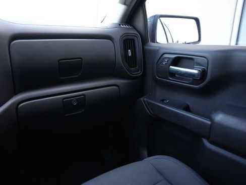 Used 2020 Chevrolet Silverado 1500 Custom w/ Custom Value Package RWD image 8