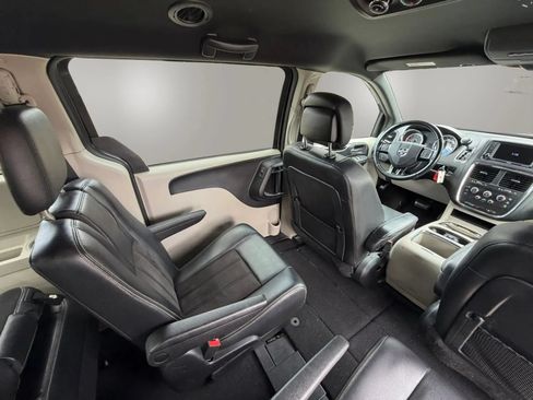 Used 2020 Dodge Grand Caravan SXT FWD image 29