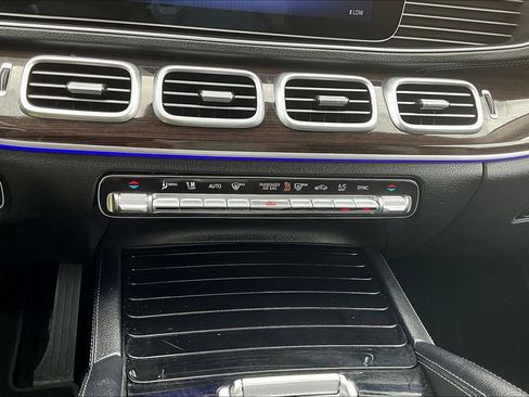 Used 2024 Mercedes-Benz GLS 450 4MATIC image 43