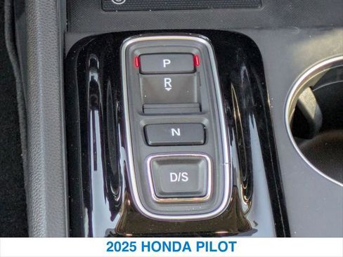 Certified 2025 Honda Pilot EX-L image 19