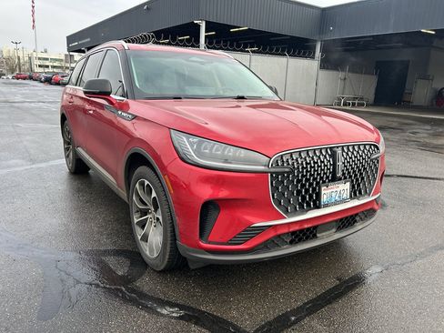 Used 2025 Lincoln Aviator Premiere image 1