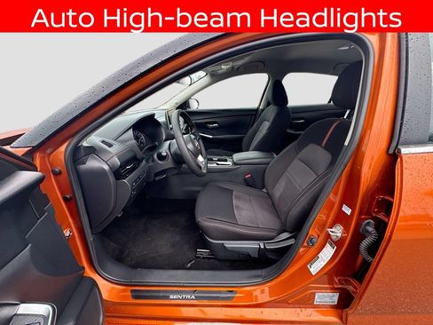 Used 2025 Nissan Sentra SR FWD image 16