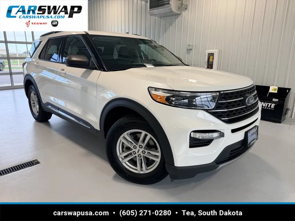Used 2024 Ford Explorer XLT w/ Equipment Group 202A AWD/4WD image 1