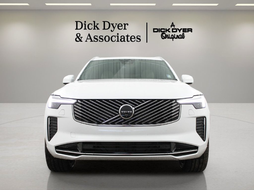 Certified 2025 Volvo XC90 B5 Ultra AWD/4WD image 4