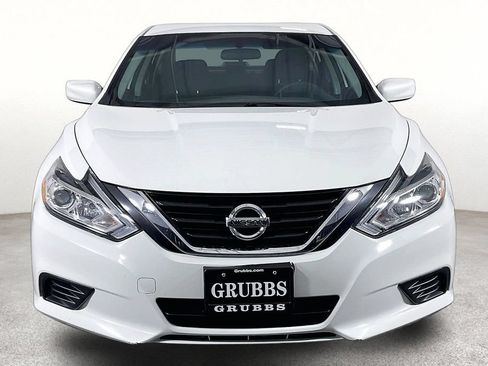 Used 2018 Nissan Altima 2.5 S w/ S Convenience Package FWD image 4