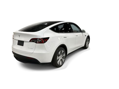 Certified 2023 Tesla Model Y Long Range AWD/4WD image 6