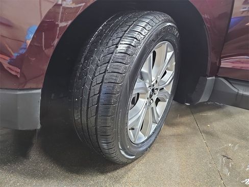 Used 2024 Ford Edge Titanium image 29