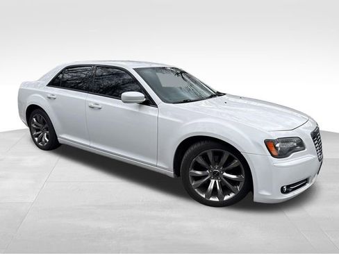 Used 2014 Chrysler 300 S image 1
