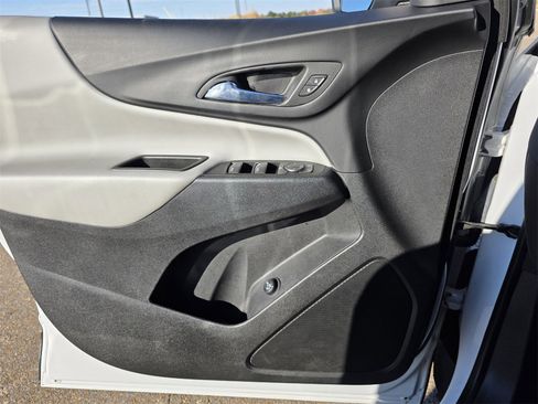 Used 2022 Chevrolet Equinox LT image 21