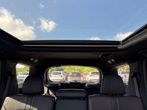 Used 2025 Honda Pilot Black Edition image 24
